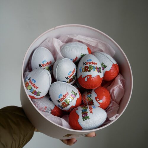 Бокс с Кіндер Сюрпризом
