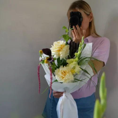 Букет з ажурною трояндою Кендл